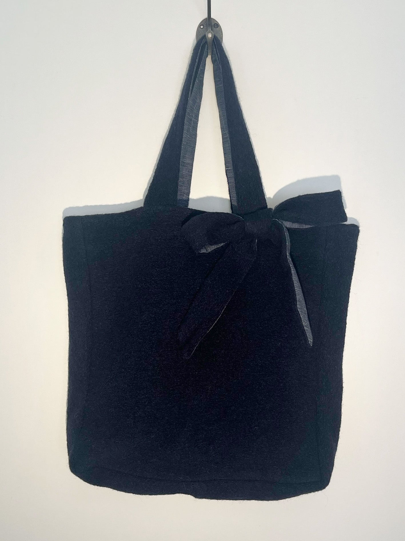 Handmade Bow Wool Tote Bag
