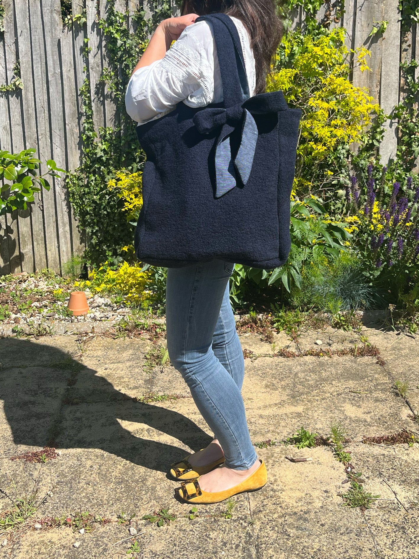 Handmade Bow Wool Tote Bag